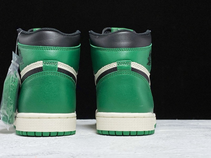 AIR JORDAN 1 RETRO HIGH OG 555088-302
