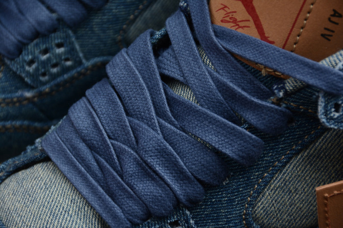 Jordan 4 Retro Levi