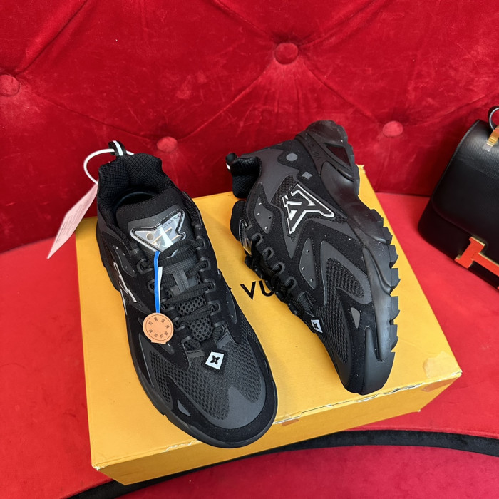 L*V SNEAKERS