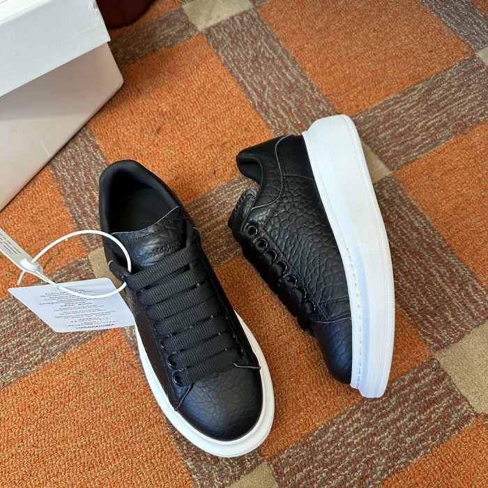A1exa*der Mcqv*en Sneaker