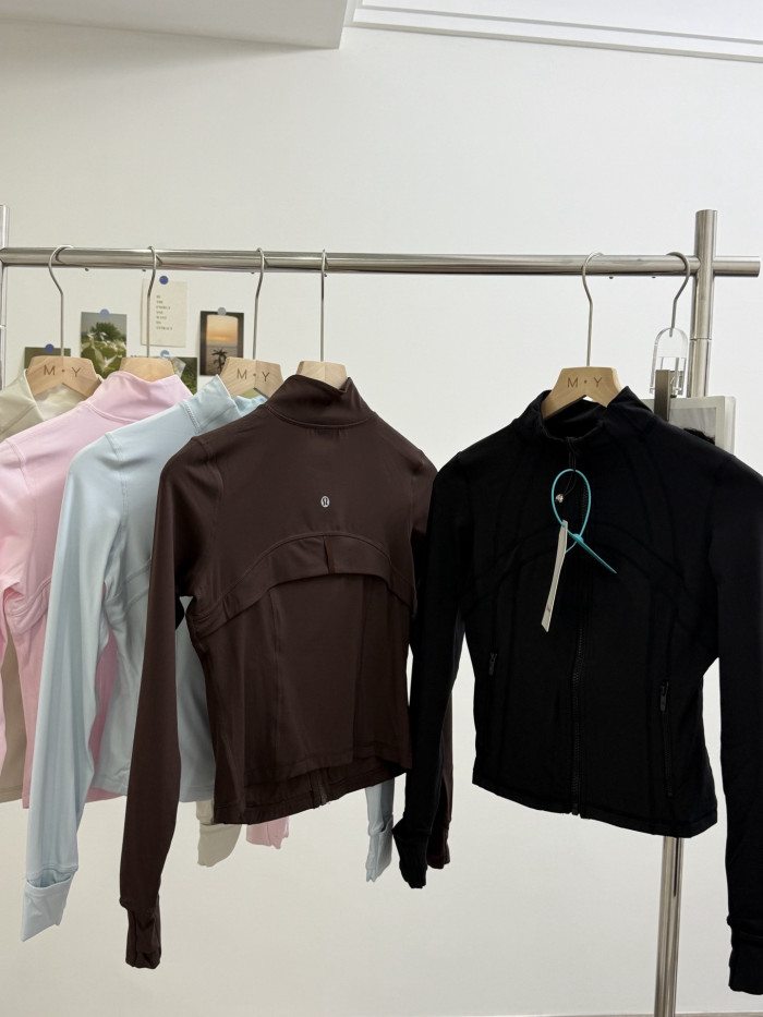 LULULENMON JACKET (BUY 2+,EVERY PIECE $75)