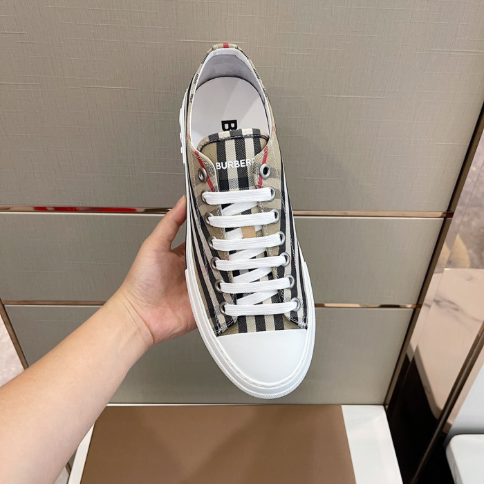 B**rry shoes