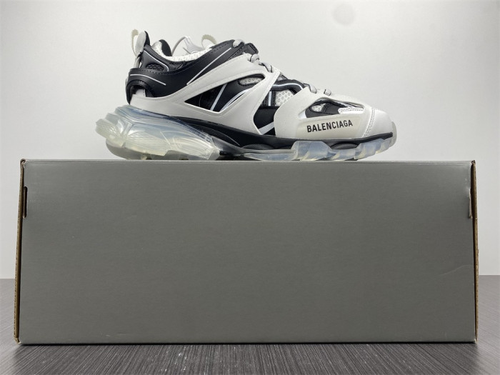 Ba*len*cia*ga track trainer