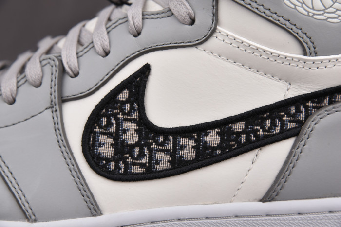 JORDAN 1 RETRO HIGH