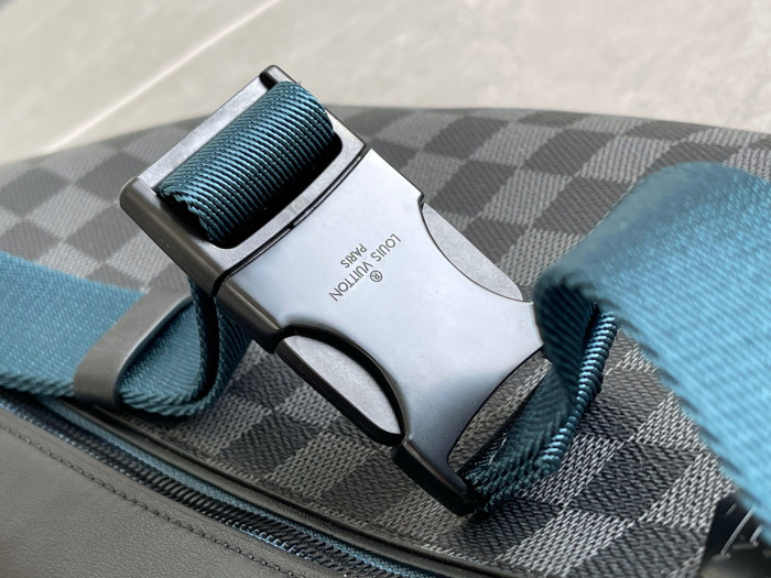 L*V FANNY PACK