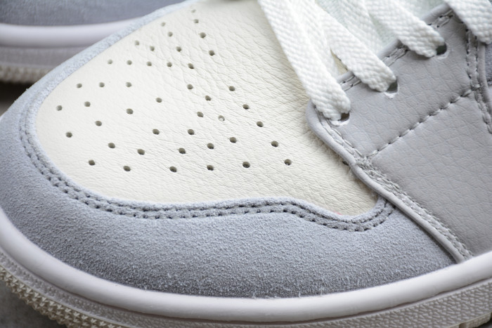 Jordan 1 Low Paris  CV3043-100