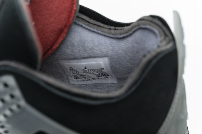 Jordan 4 OFF-WHITE x Air Jordan 4 “Bred” CV9388-001