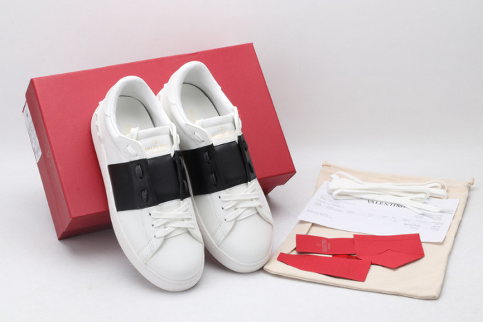 Va1e*ntin0 SNEAKER