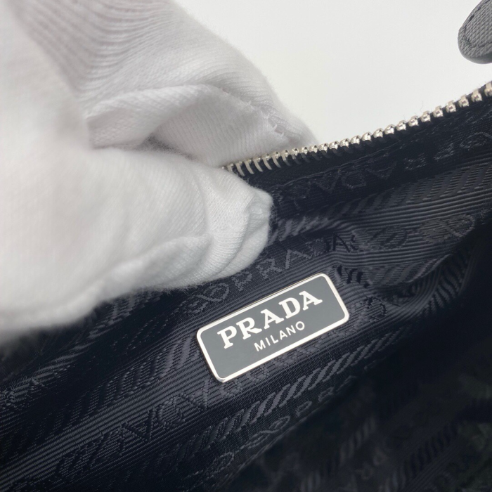 Pra*a Re‑Edition 2005 nylon hobo shoulder bag