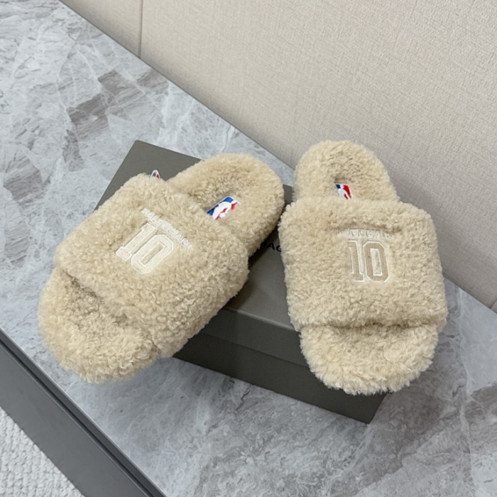 Ba1en*iaga FURRY SLIDE SANDAL