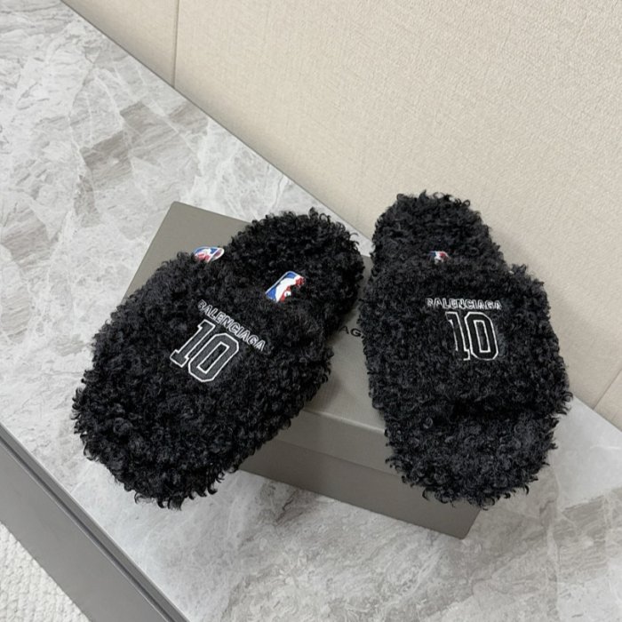 Ba1en*iaga FURRY SLIDE SANDAL