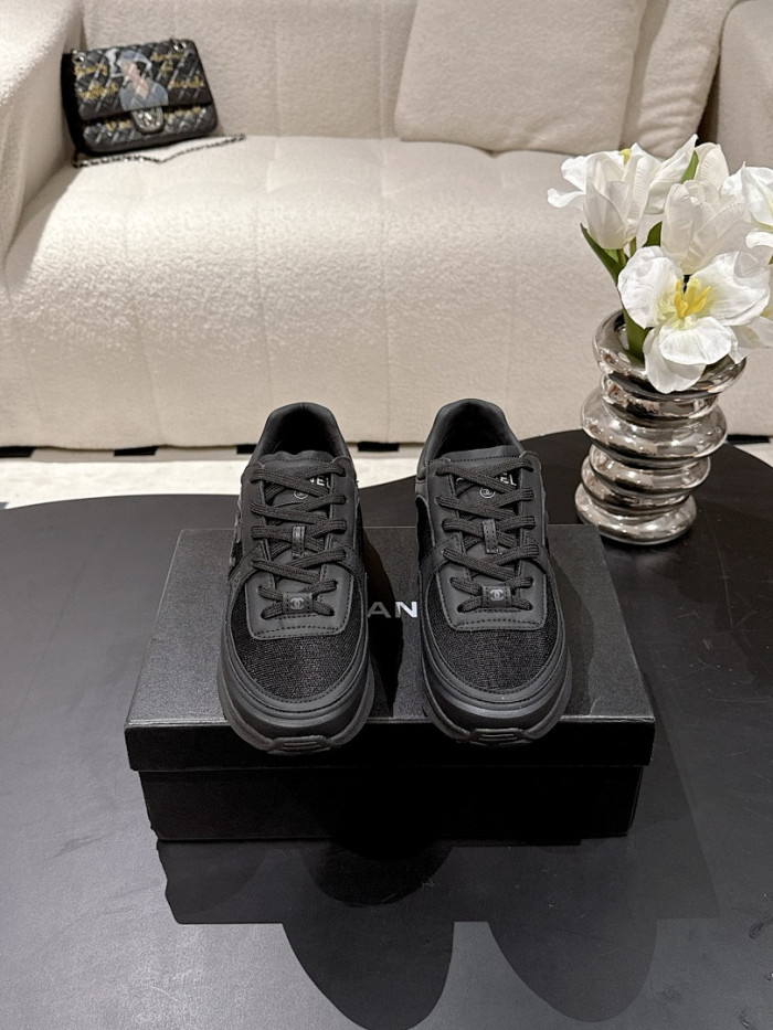 Ch**el sneaker