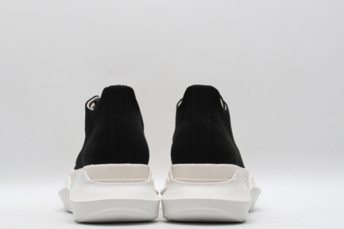 RICK OWEN.S SNEAKER