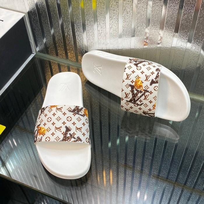 LO** VUI* SANDALS