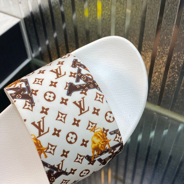 LO** VUI* SANDALS