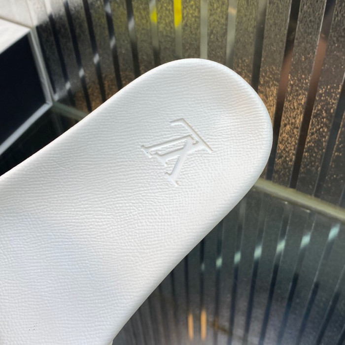 LO** VUI* SANDALS