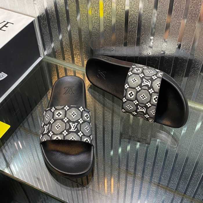 LO** VUI* SANDALS