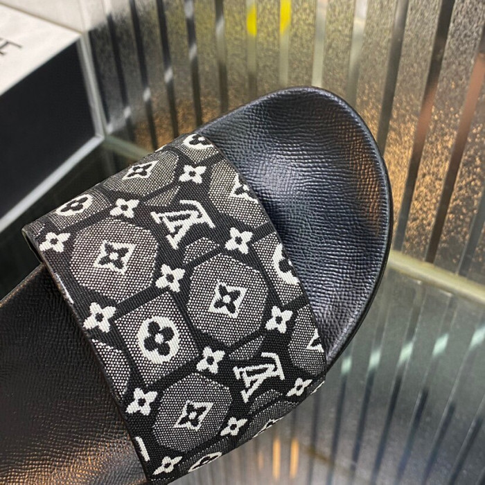 LO** VUI* SANDALS