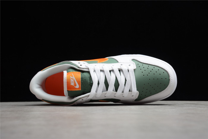 Nike Dunk Low NY vs. NY DN2489-300