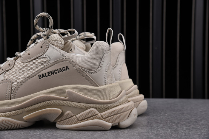 Ba*len*cia*ga triple s beige (w) 524039w2fw19700