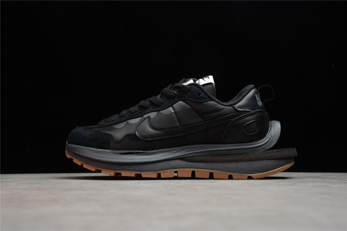 NIKE VAPORWAFFLE SACAI BLACK GUM DD1875-001
