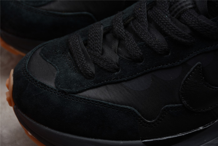 NIKE VAPORWAFFLE SACAI BLACK GUM DD1875-001